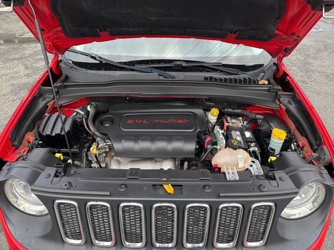 Used 2015 Jeep Renegade Latitude image 11