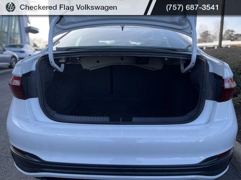 Used 2023 Volkswagen Jetta Sport image 31