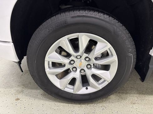 Used 2026 Chevrolet Silverado 1500 Custom AWD/4WD image 12