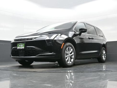 New 2027 Chrysler Pacifica Select AWD/4WD image 15