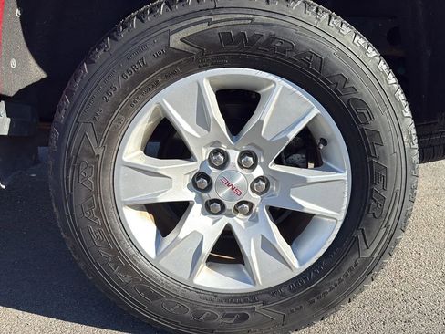 Used 2016 GMC Canyon SLE w/ SLE Convenience Package image 12