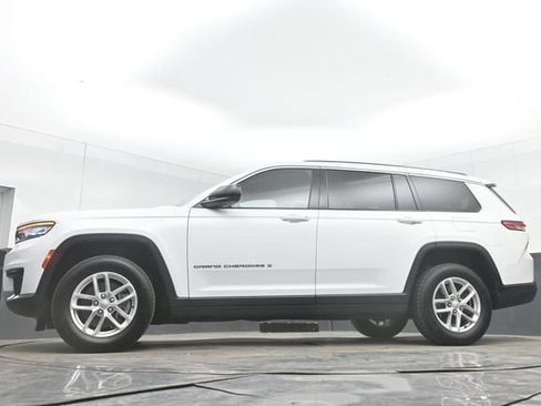 Used 2023 Jeep Grand Cherokee L Laredo RWD image 44