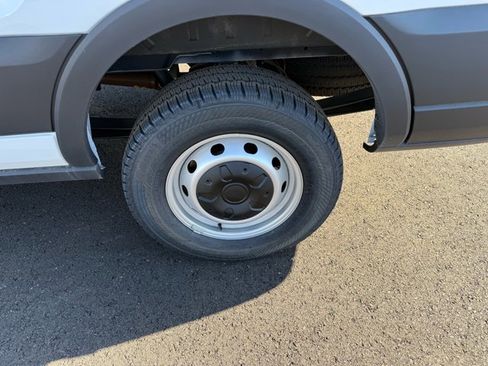 New 2025 Ford Transit 250 148 Medium Roof image 18