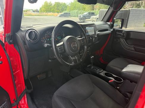 Used 2018 Jeep Wrangler Unlimited Sport S AWD/4WD image 24