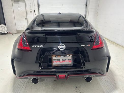 Used 2017 Nissan 370Z NISMO RWD image 7