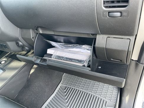 Used 2020 Nissan Frontier PRO-4X image 37