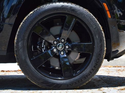 Used 2025 Land Rover Defender 130 V8 image 19