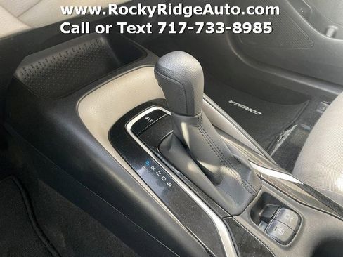 Used 2022 Toyota Corolla LE image 19