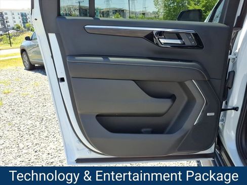 New 2026 Chevrolet Suburban Premier AWD/4WD image 24