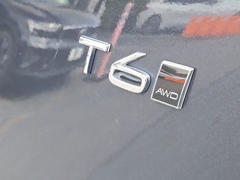 Used 2021 Volvo XC90 T6 Momentum w/ Climate Package image 5