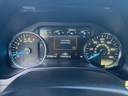 Used 2015 Ford F150 Platinum w/ Technology Package AWD/4WD image 36