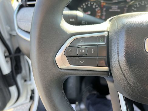 Used 2022 Jeep Compass Latitude FWD image 19