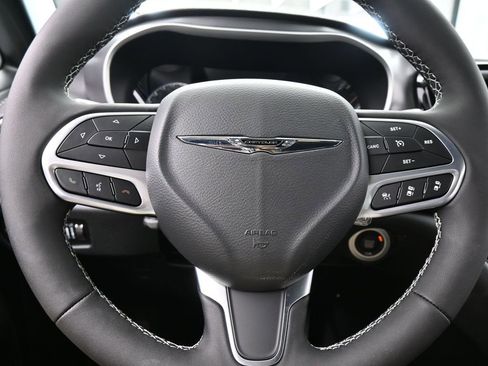 New 2026 Chrysler Pacifica Select image 23