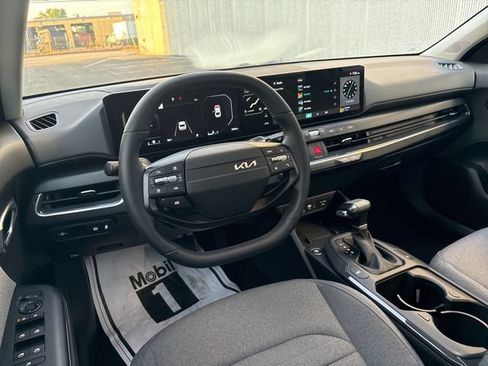 Certified 2025 Kia K4 EX FWD image 27