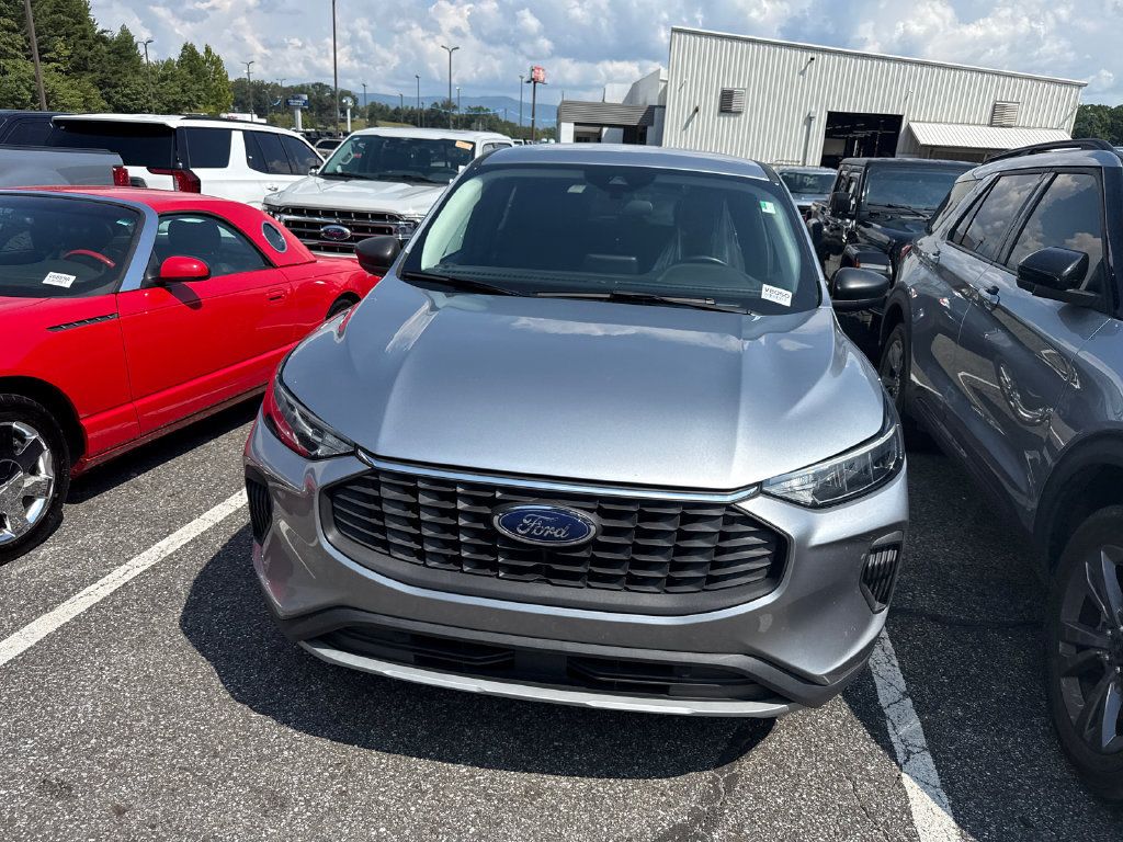Used 2024 Ford Escape Active AWD/4WD image 5