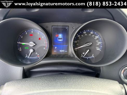Used 2018 Toyota C-HR XLE FWD image 22
