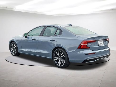 Used 2024 Volvo S60 B5 Core image 5