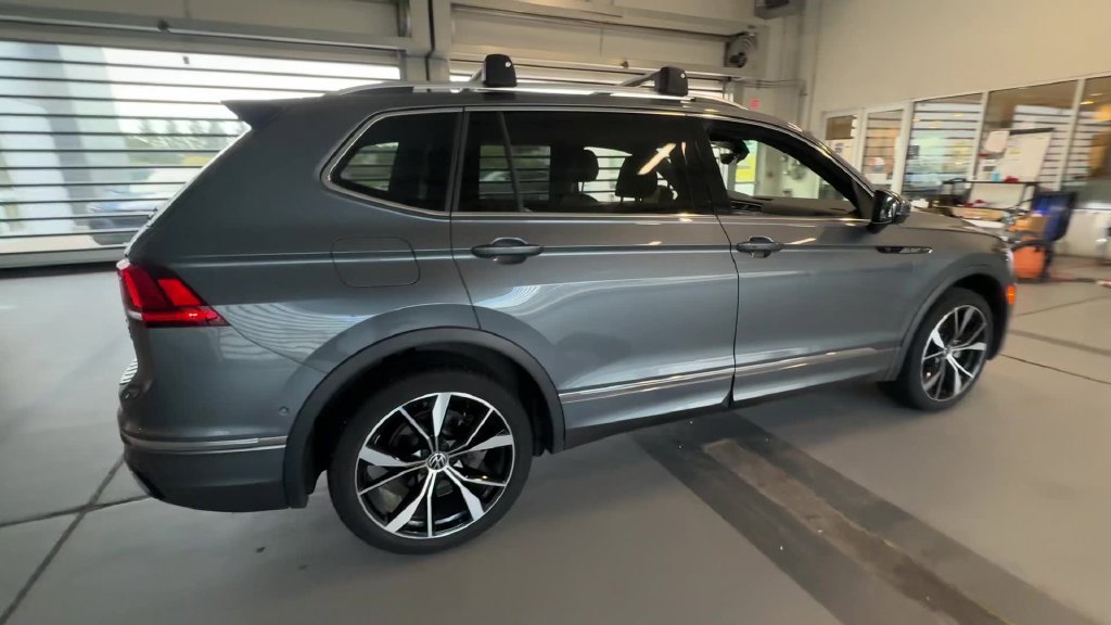 Used 2024 Volkswagen Tiguan SEL R-Line AWD/4WD image 12
