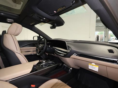 Certified 2026 Cadillac Lyriq Signature Luxury w/ Nappa Leather Package AWD/4WD image 27