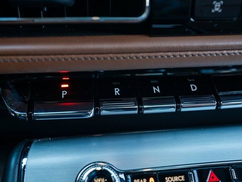 Used 2024 Lincoln Aviator Reserve w/ Elements Package Plus image 25