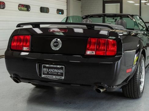Used 2005 Ford Mustang GT RWD image 32