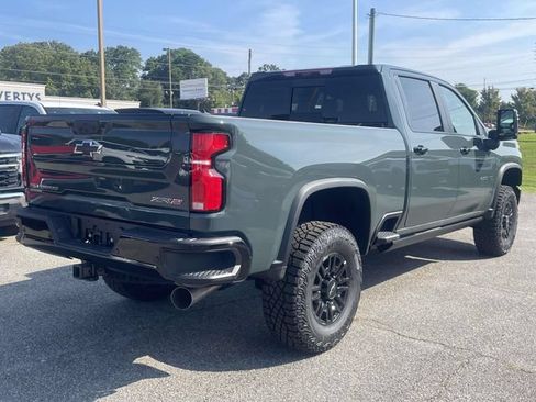 New 2026 Chevrolet Silverado 2500 ZR2 AWD/4WD image 3