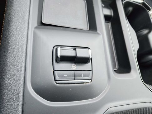 Used 2024 GMC Sierra 2500 AT4 w/ AT4 Premium Plus Package AWD/4WD image 42