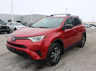 Used 2016 Toyota RAV4 LE video 3