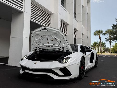 Used 2018 Lamborghini Aventador S image 35