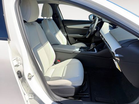 New 2026 MAZDA MAZDA3 2.5 Turbo Sedan w/Premium Plus image 19