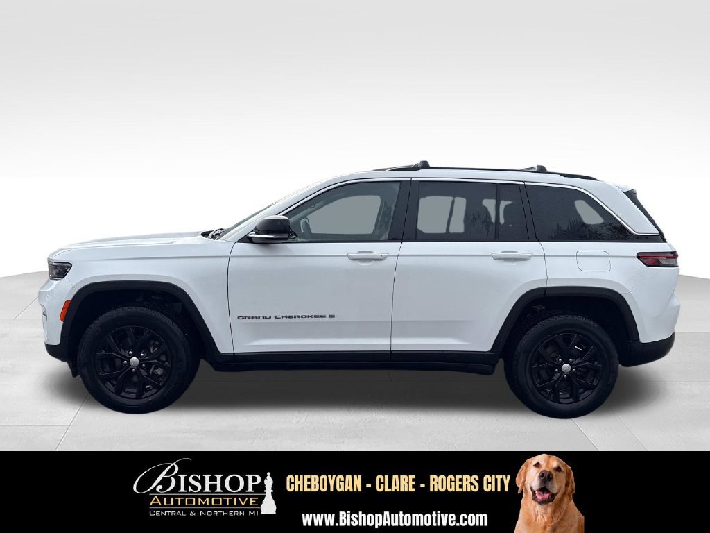 Used 2023 Jeep Grand Cherokee Limited AWD/4WD image 7