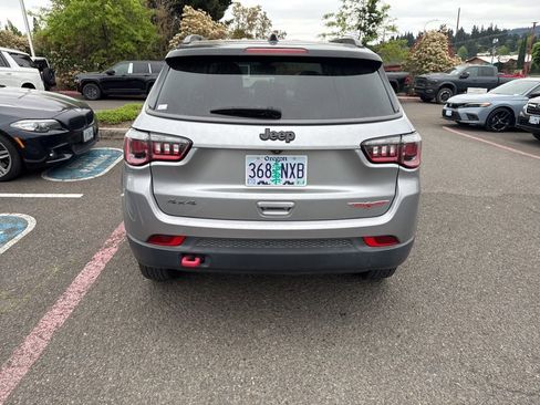 Used 2020 Jeep Compass Trailhawk AWD/4WD image 9