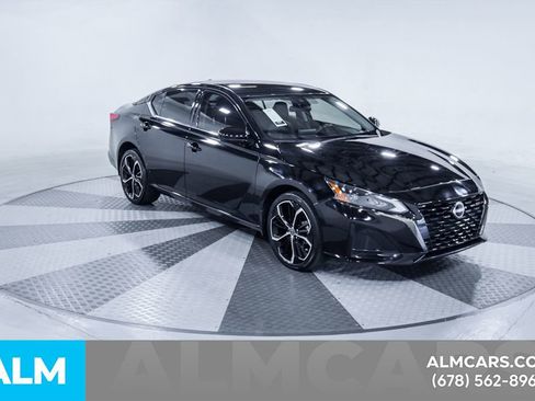 Used 2023 Nissan Altima 2.5 SR AWD/4WD image 14