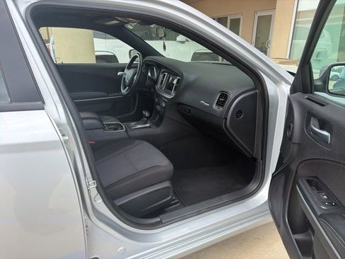 Used 2022 Dodge Charger SXT RWD image 14