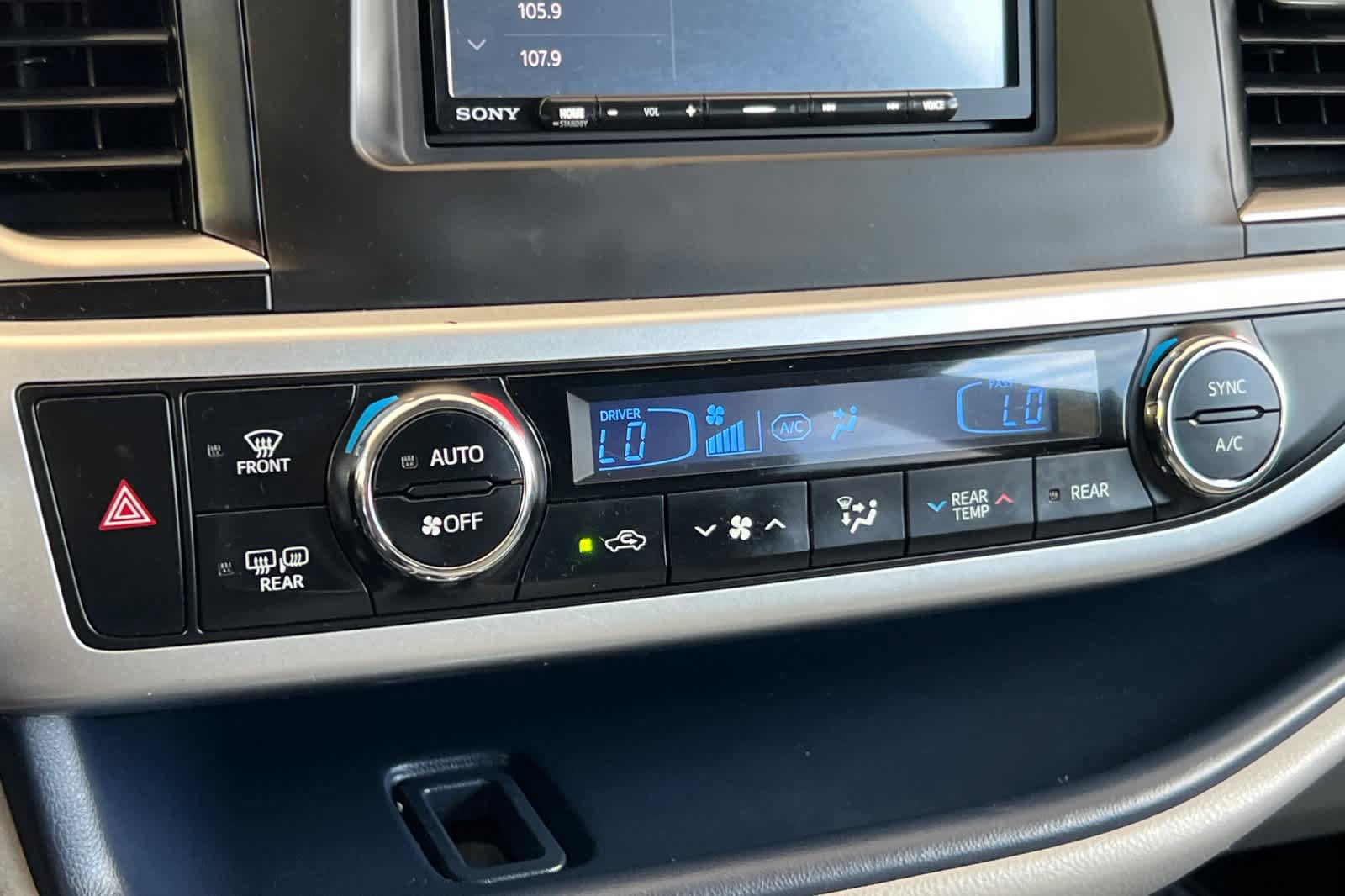 Certified 2019 Toyota Highlander Plus FWD image 23