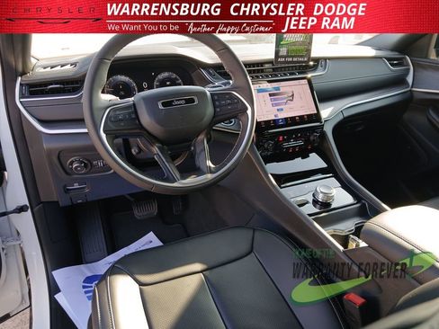 New 2025 Jeep Grand Cherokee L Limited w/ Luxury Tech Group II image 16
