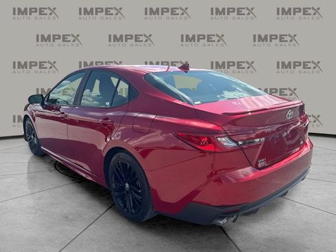 Used 2025 Toyota Camry SE FWD image 3