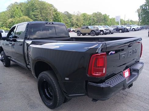 New 2026 RAM 3500 Laramie AWD/4WD image 9