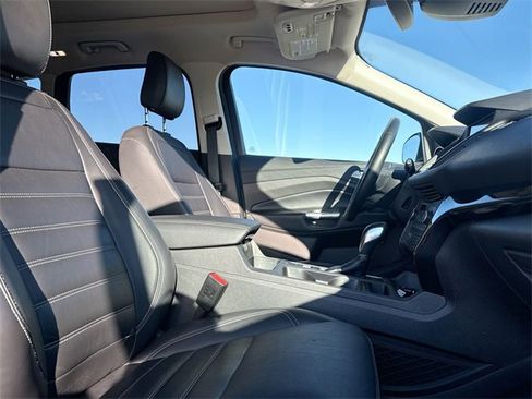 Used 2019 Ford Escape Titanium image 32