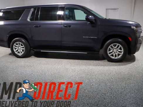 Used 2023 Chevrolet Suburban LT image 6