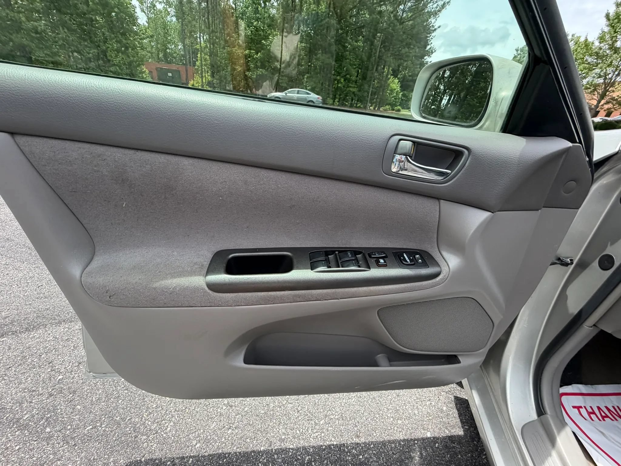 Used 2005 Toyota Camry LE FWD image 13