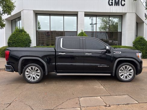 Used 2021 GMC Sierra 1500 Denali w/ Denali Ultimate Package AWD/4WD image 9