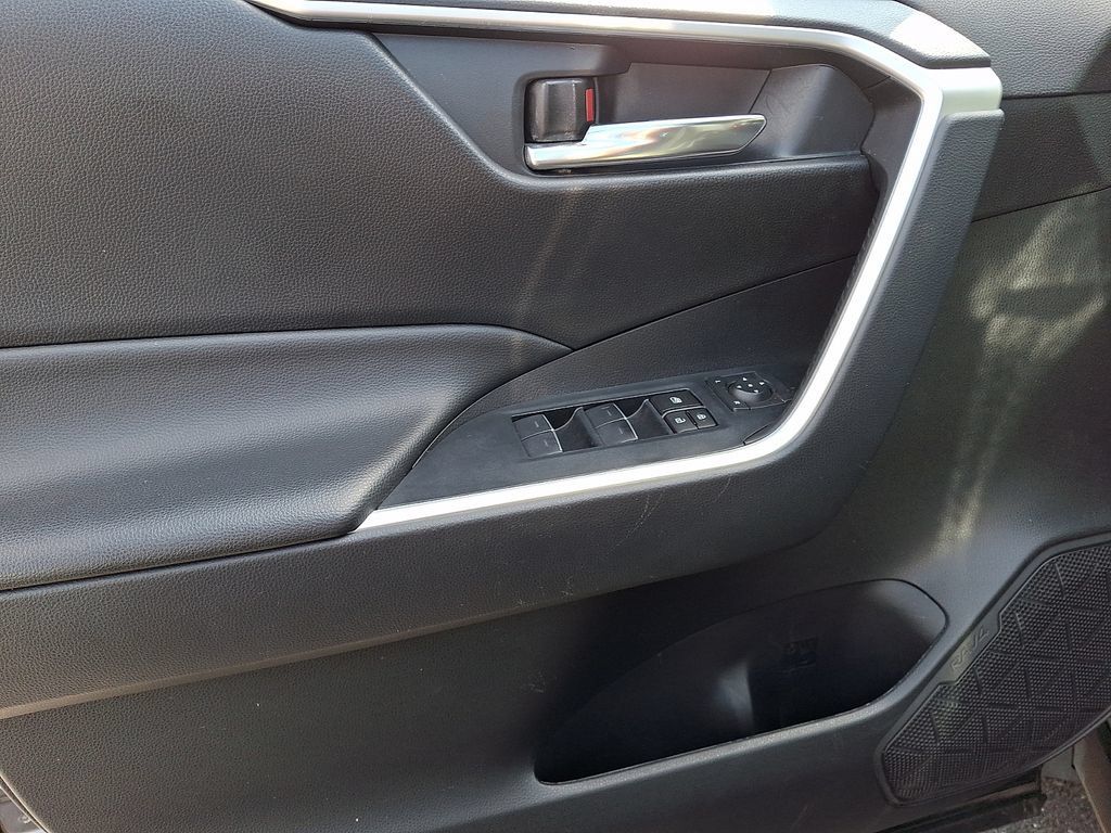 Certified 2024 Toyota RAV4 XLE AWD/4WD image 13