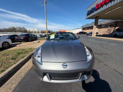 Used 2010 Nissan 370Z Touring w/ Sport Pkg RWD image 22