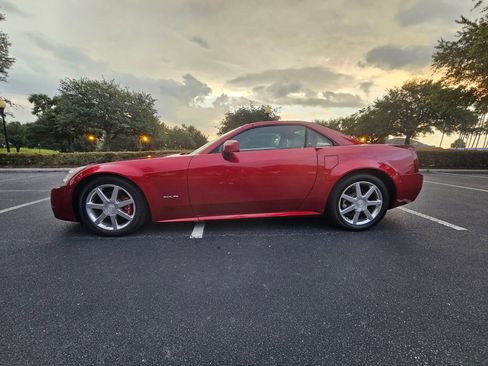 Used 2004 Cadillac XLR RWD image 32