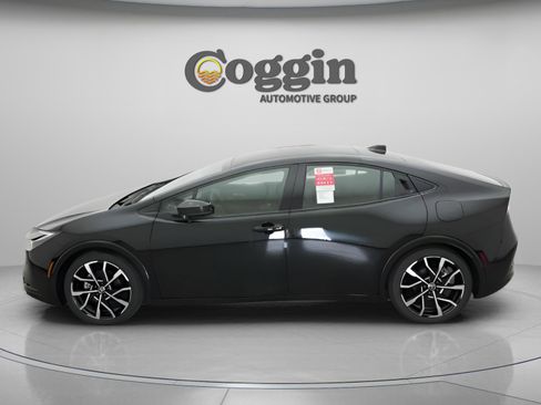 New 2026 Toyota Prius Plug-In Hybrid image 8