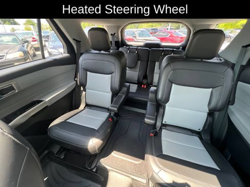 Used 2024 Ford Explorer XLT w/ Equipment Group 202A AWD/4WD image 17
