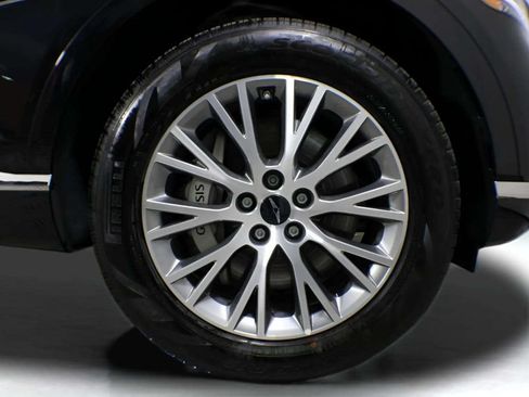 Used 2025 Genesis GV70 3.5T Sport w/ Sport Advanced Package AWD/4WD image 29