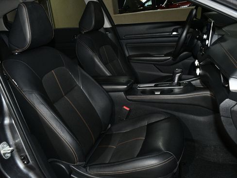 Used 2020 Nissan Altima 2.5 SR w/ Premium Package FWD image 8