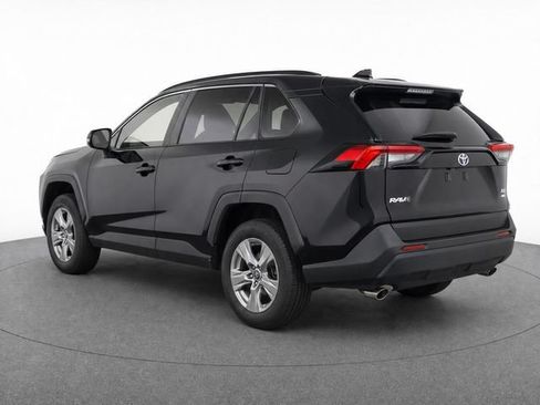 Used 2025 Toyota RAV4 XLE AWD/4WD image 3